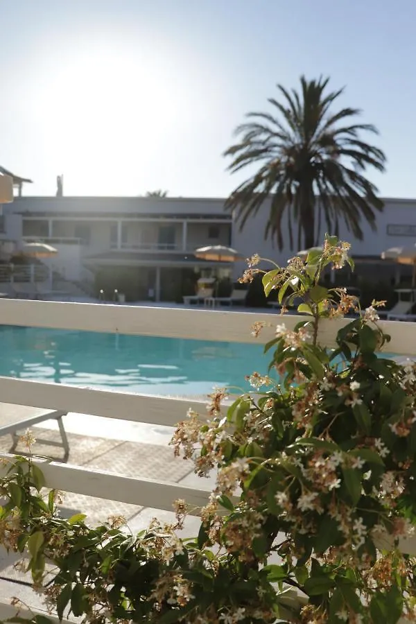 **** Otel Les Sables Noirs & Spa Vulcano  İtalya